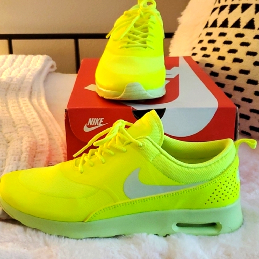 Womens Nike Air Max Thea